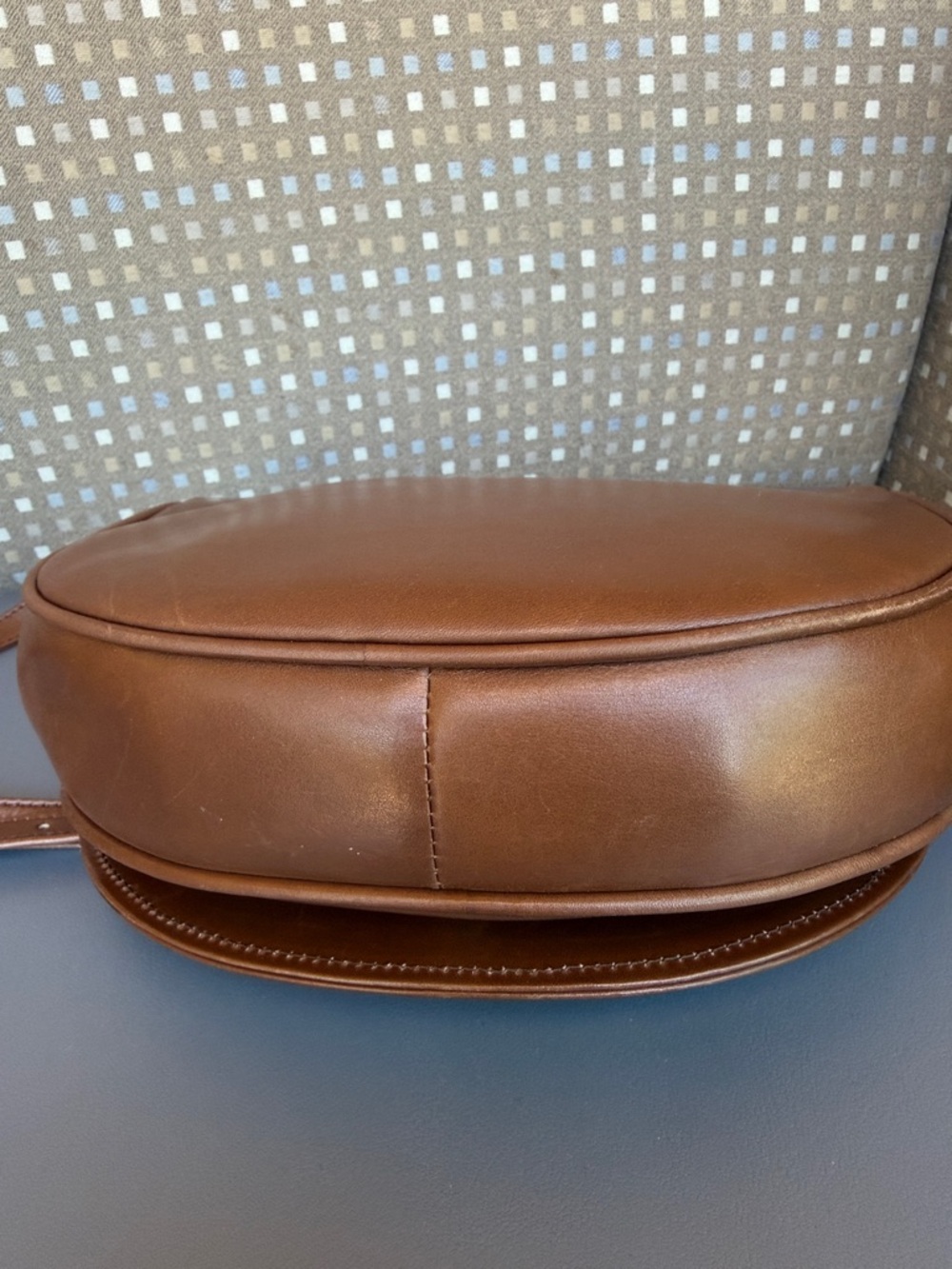 Salvadore Ferragamo vintage brown Leather Saddle Crossbody Bag with Gold Accent - Picture 10 of 10